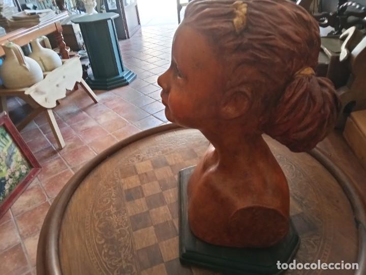 Arte: Busto modernista de ni&ntilde;a, policromado - Foto 6