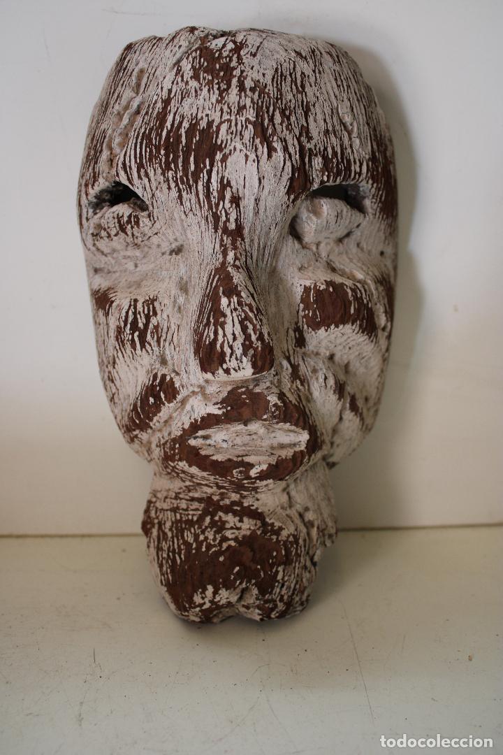 Arte: MASCARA, BUSTO HECHO DE COCO, TALLADA A MANO. - Foto 1