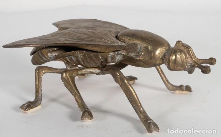 Arte: Mosca en metal dorado - Foto 2