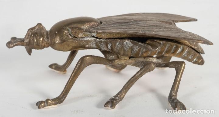 Arte: Mosca en metal dorado - Foto 3