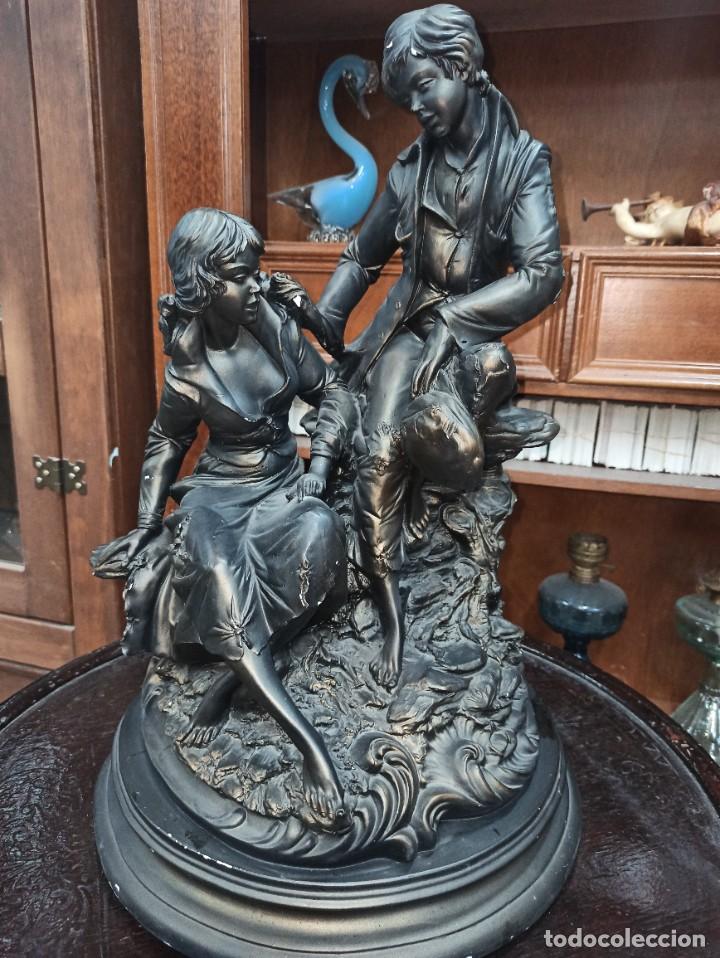Arte: Excepcional figura con pareja de j&oacute;venes. Centro 1 - Foto 1