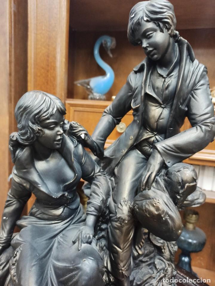 Arte: Excepcional figura con pareja de j&oacute;venes. Centro 1 - Foto 2
