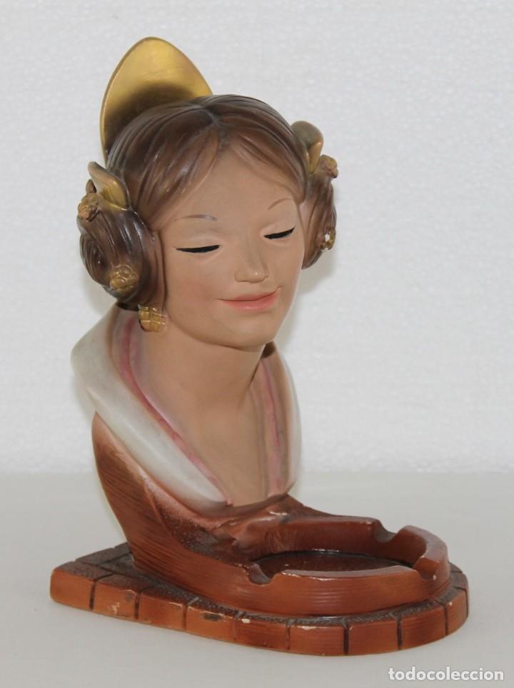 Arte: Busto de fallera con cenicero en estuco policromado a mano. - Foto 1