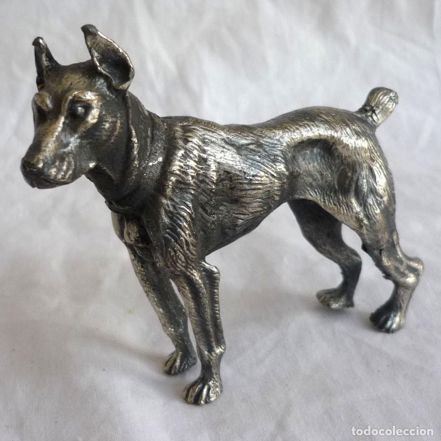Arte: Figura de perro en plomo o peltre - Foto 1