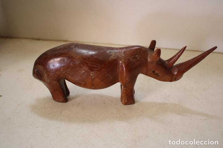 Arte: rinoceronte de madera - Foto 2
