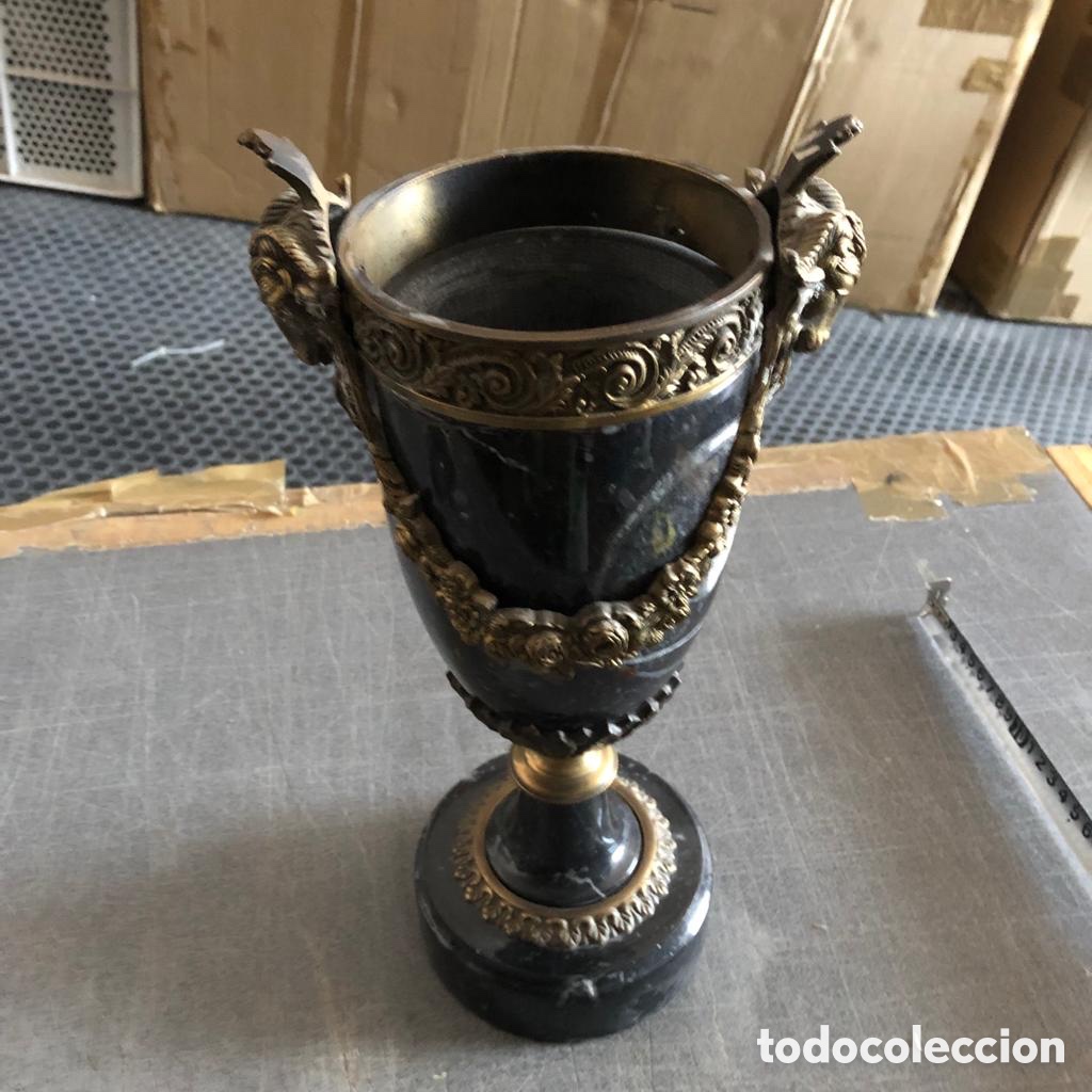 Arte: Jarr&oacute;n de m&aacute;rmol negro con tapa 47cm - Foto 6
