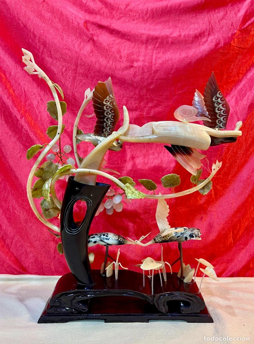 Arte: ESCULTURA REALIZADA EN ASTA CON BASE DE MADERA - Foto 2