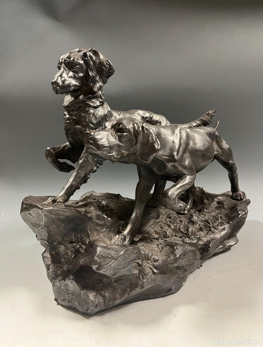 Arte: ESCULTURA DE DOS PERROS DE CALAMINA - Foto 1