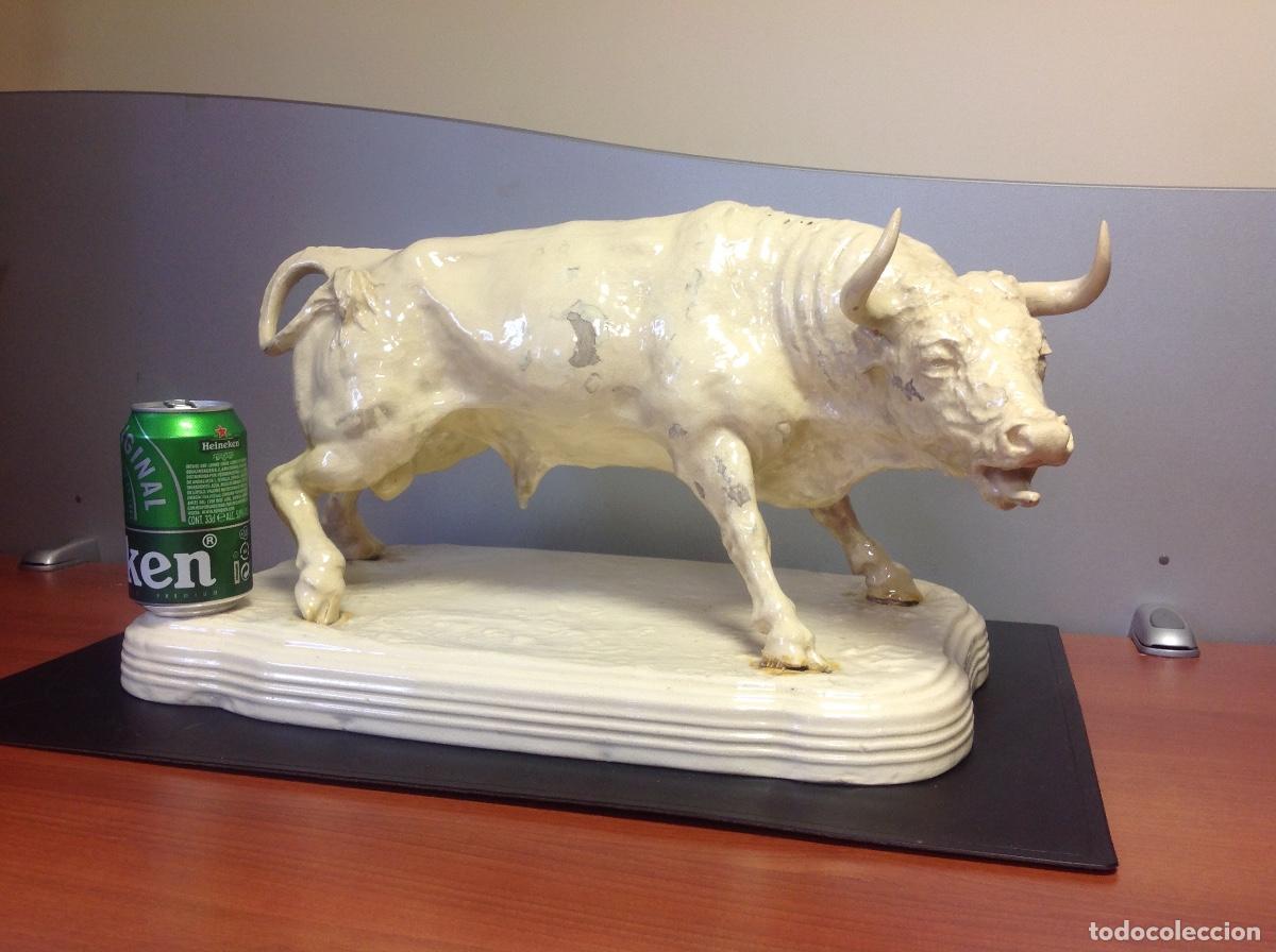 Arte: Escultura de toro Antonio Peyr&oacute; - Foto 1
