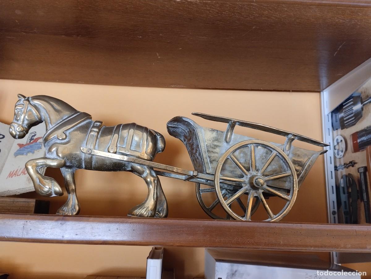 Arte: Escultura de cobre antigua. - Foto 1