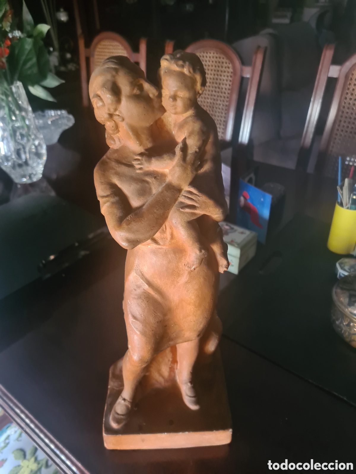 Arte: Figura mujer con ni&ntilde;o - Foto 2