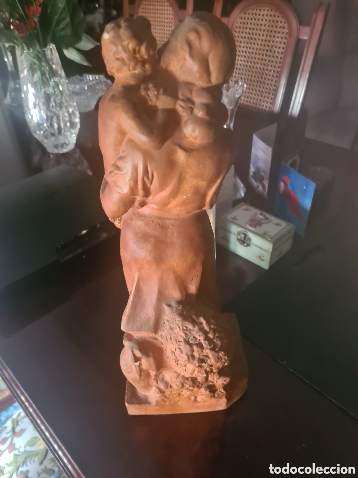 Arte: Figura mujer con ni&ntilde;o - Foto 1