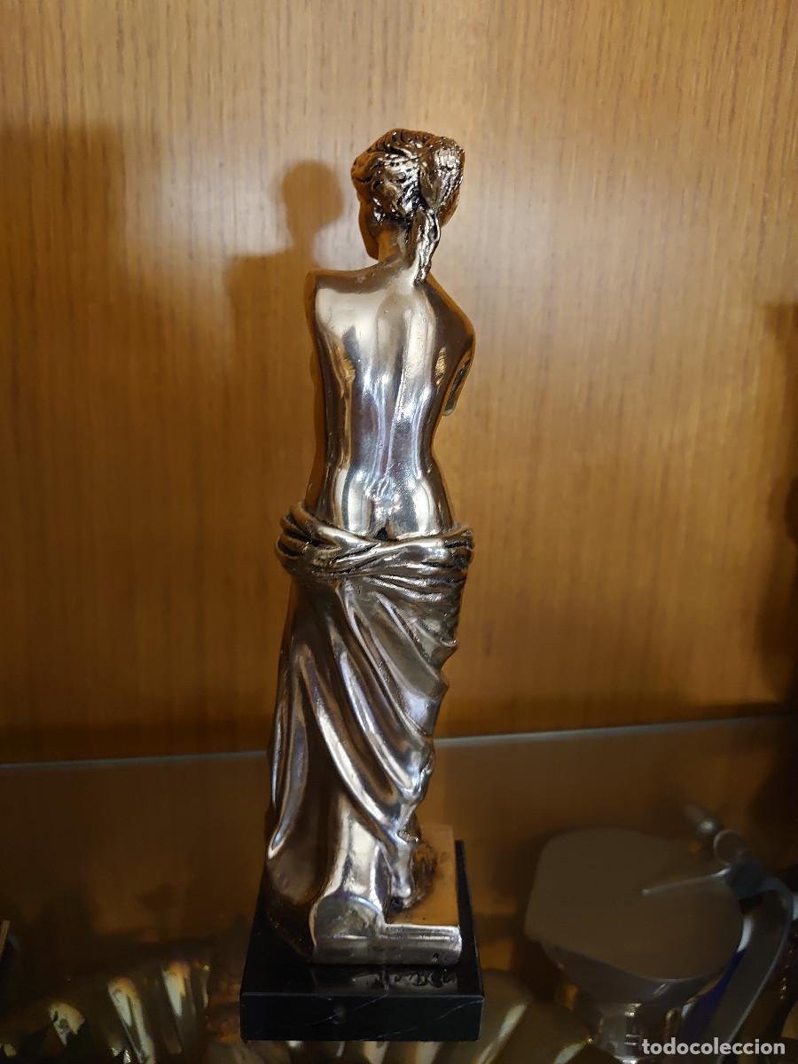 Arte: Escultura de mujer de plata - Foto 3