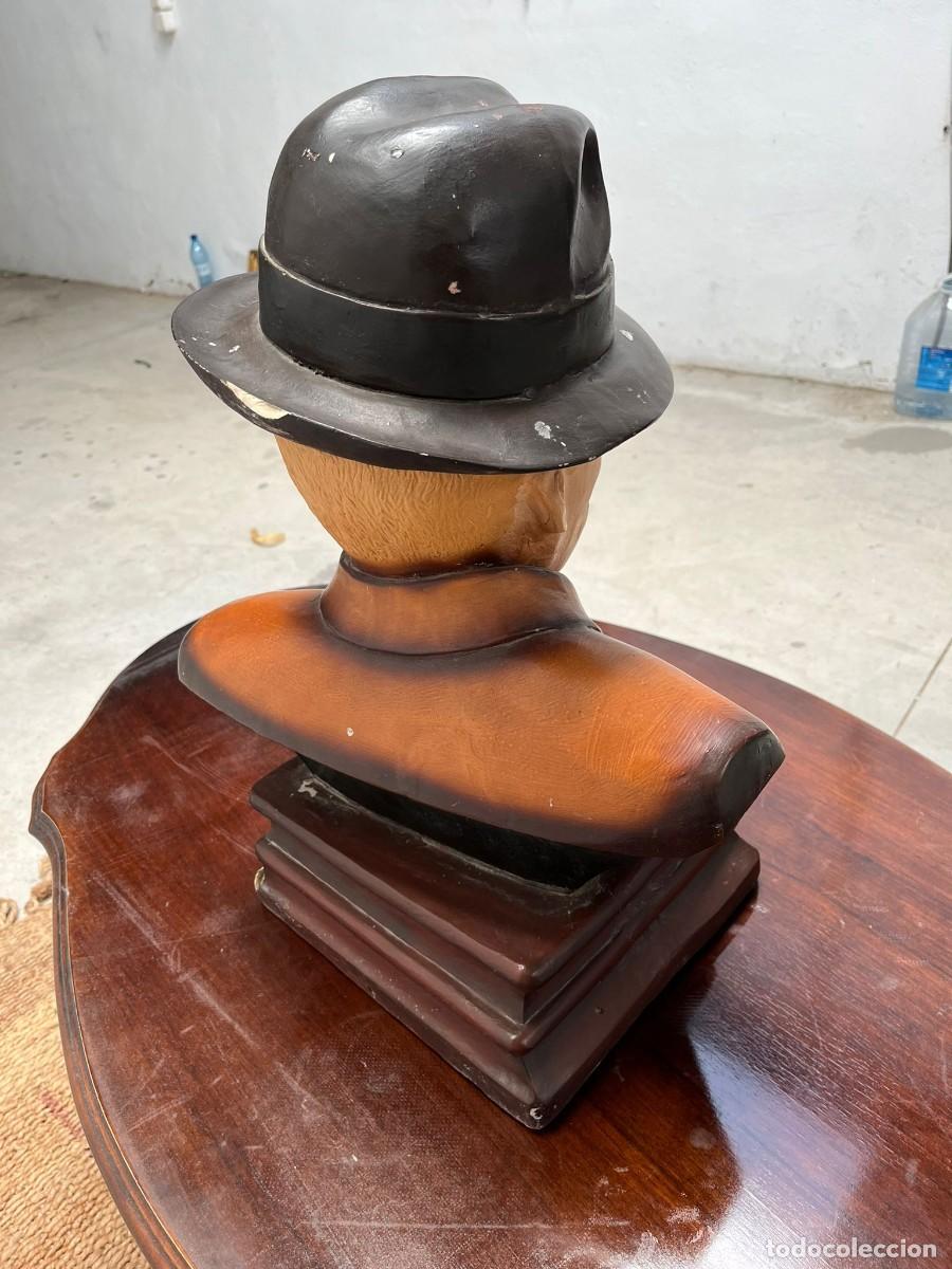 Arte: Escultura de Frank Sinatra, en poli&eacute;ster. - Foto 4