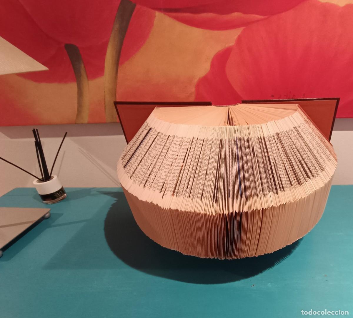 Arte: Escultura geom&eacute;trica de libro (Paloma P&eacute;rez) - Foto 1