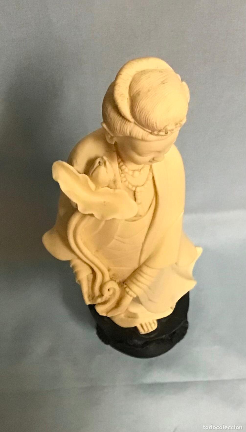 Arte: FIGURA CHINA CON LOTO - Foto 2