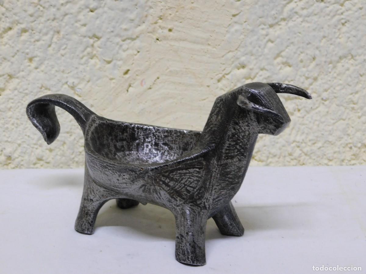 Arte: TORO DE ALUMINIO - JOAN MAYN&Eacute; - Foto 1