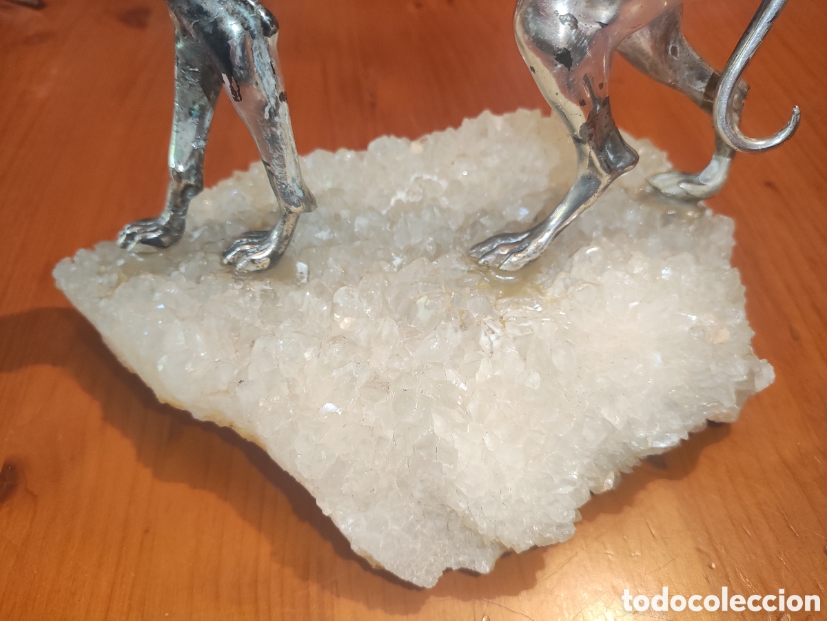 Arte: FIGURA DE GALGO SOBRE ROCA DE CUARZO - Foto 3