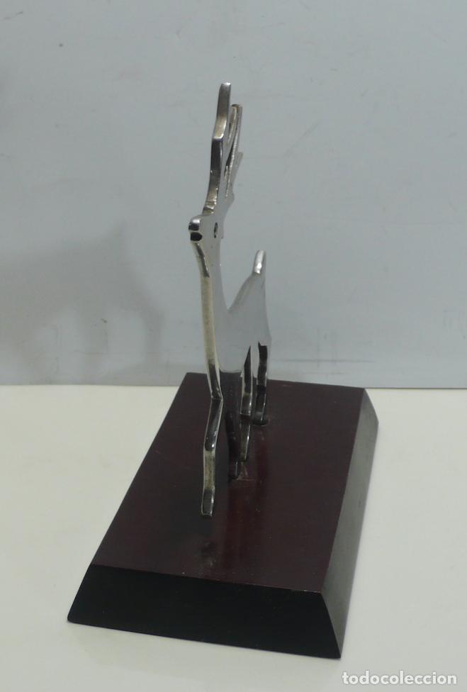 Arte: PEQUE&Ntilde;A ESCULTURA DE CIERVO - Foto 3
