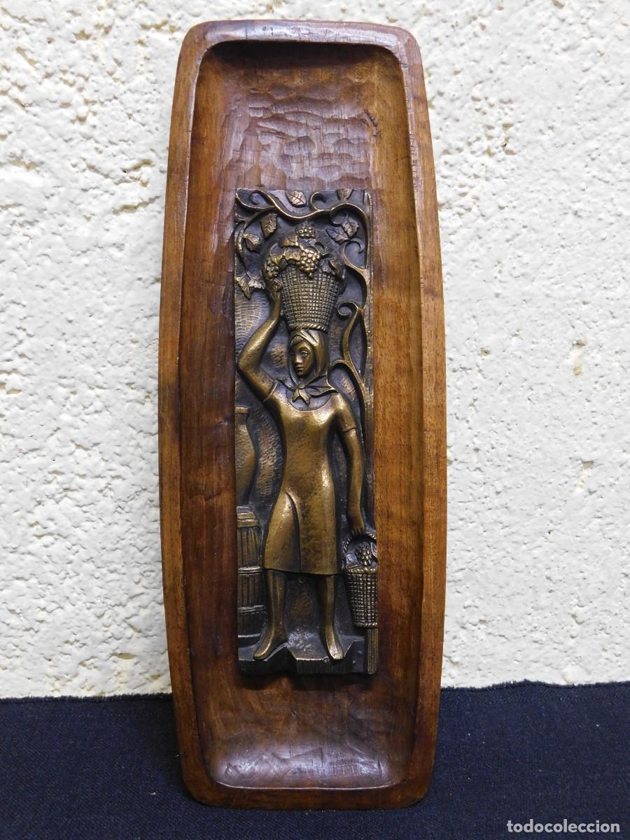 Arte: RELIEVE BRONCE CAMPESINA - JOAN MAYN&Eacute; - Foto 1