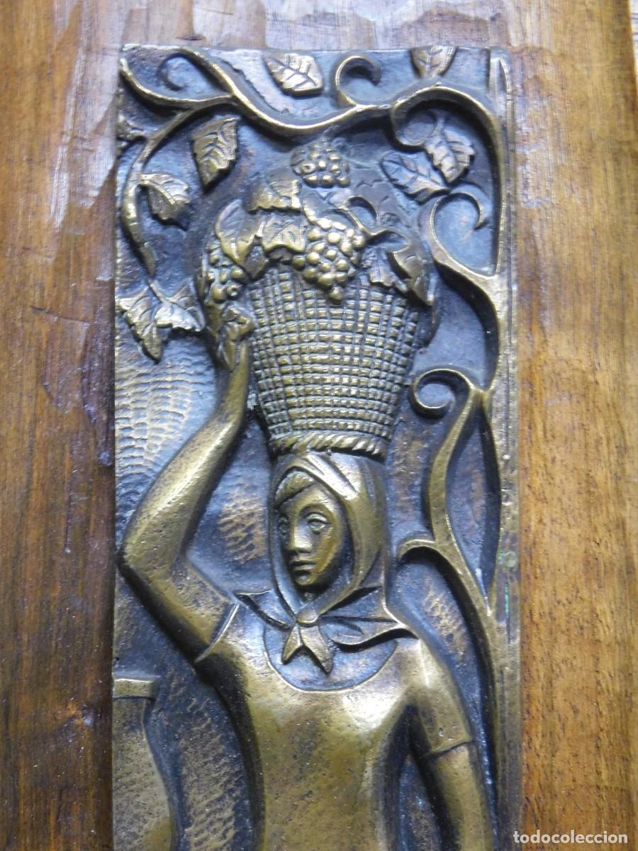 Arte: RELIEVE BRONCE CAMPESINA - JOAN MAYN&Eacute; - Foto 3