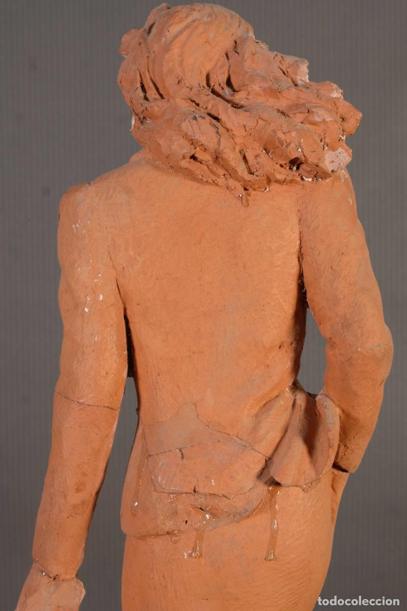Arte: Figura de mujer en barro - Foto 8