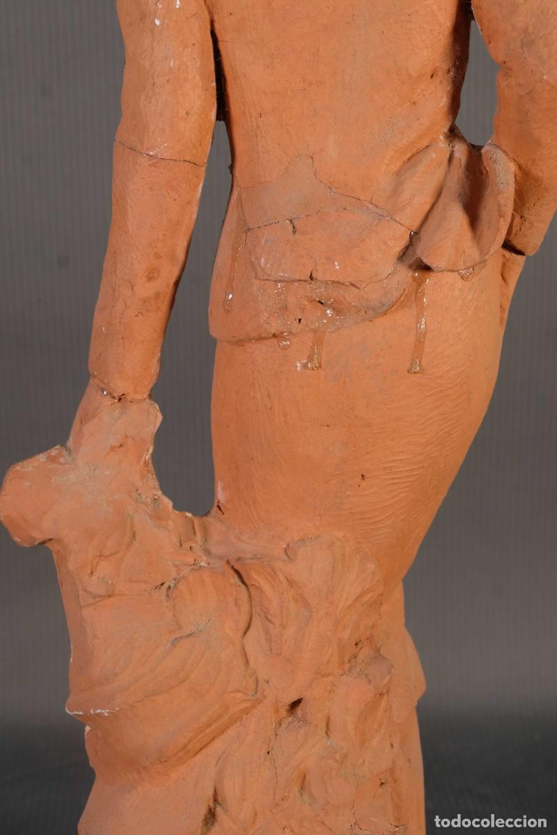 Arte: Figura de mujer en barro - Foto 9