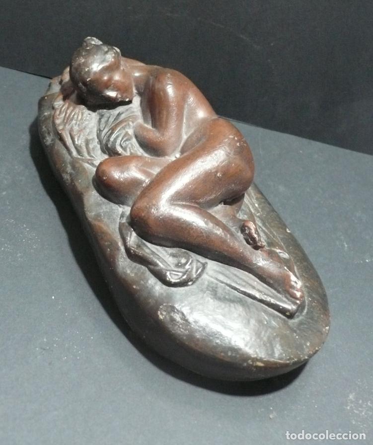 Arte: escultura de mujer en yeso - Foto 1