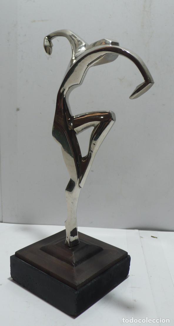Arte: ESCULTURA CROMADA DE MUJER - Foto 3