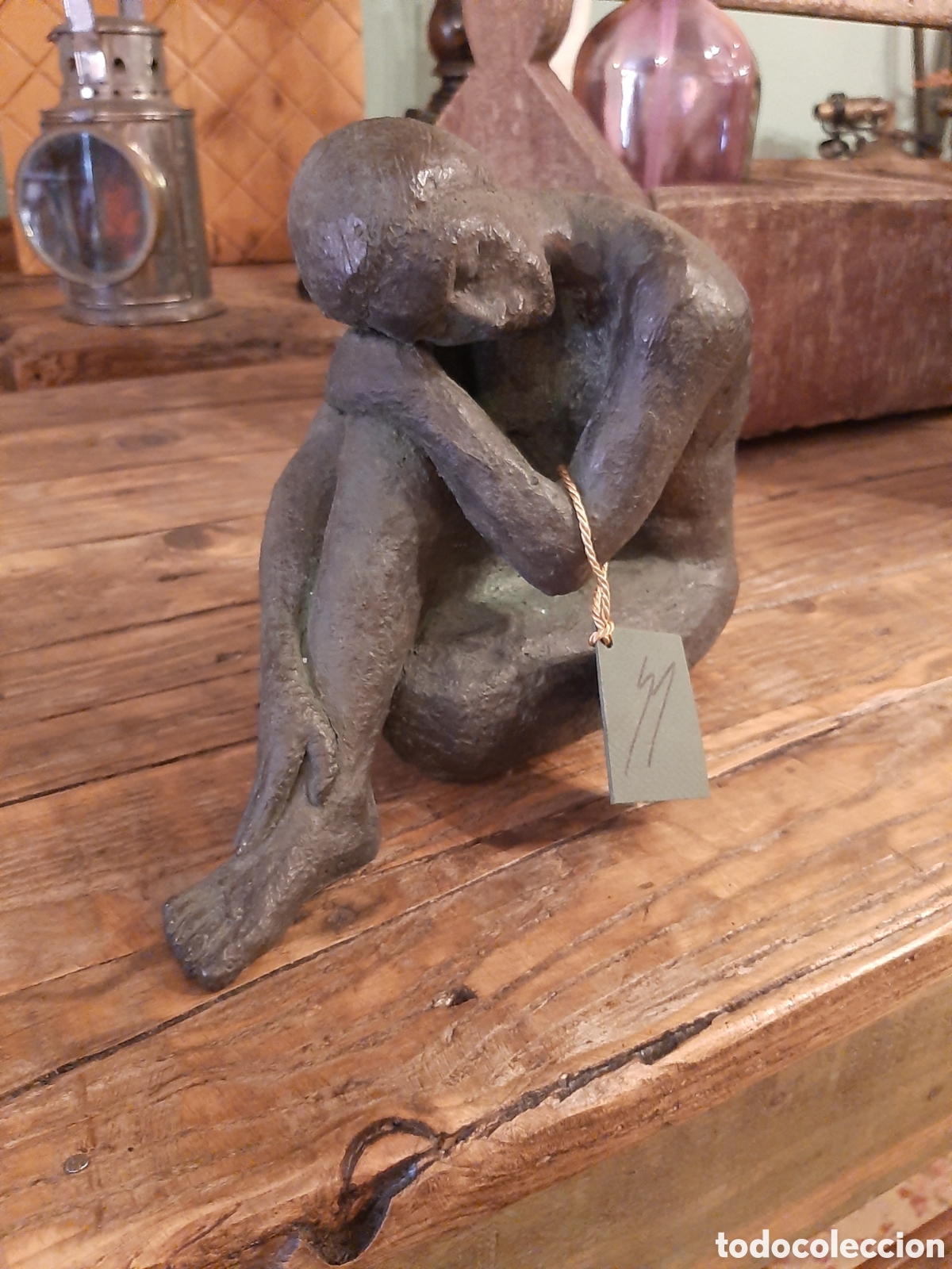 Arte: Escultura mujer sentada Genny Muri&aacute; - Foto 1