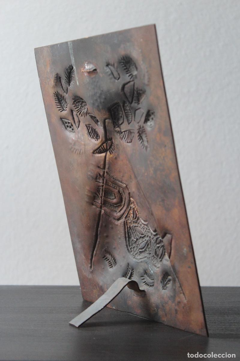 Arte: S. G. Vasudev - Relieve en cobre firmado y datado - Foto 5