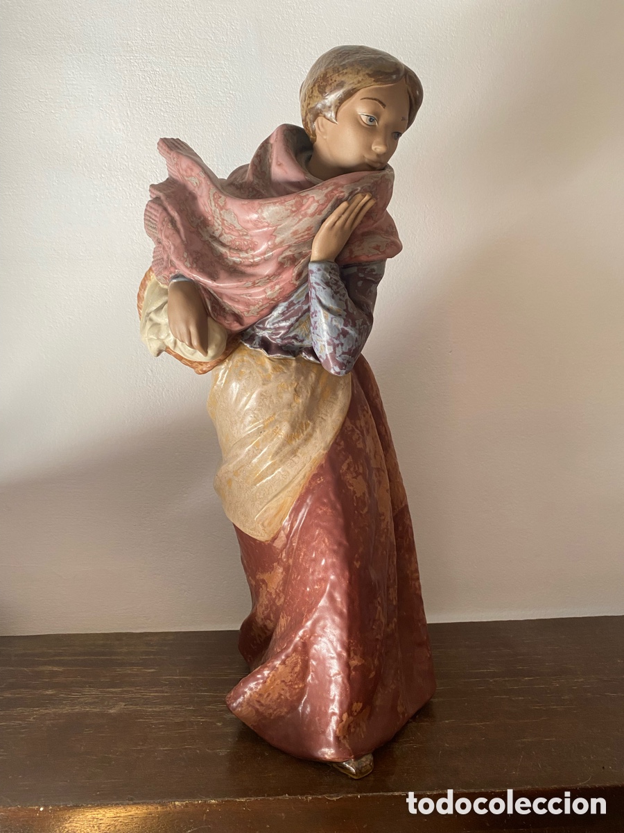 Arte: &ldquo;Mujer con cesta&rdquo; nao-Lladro - Foto 2