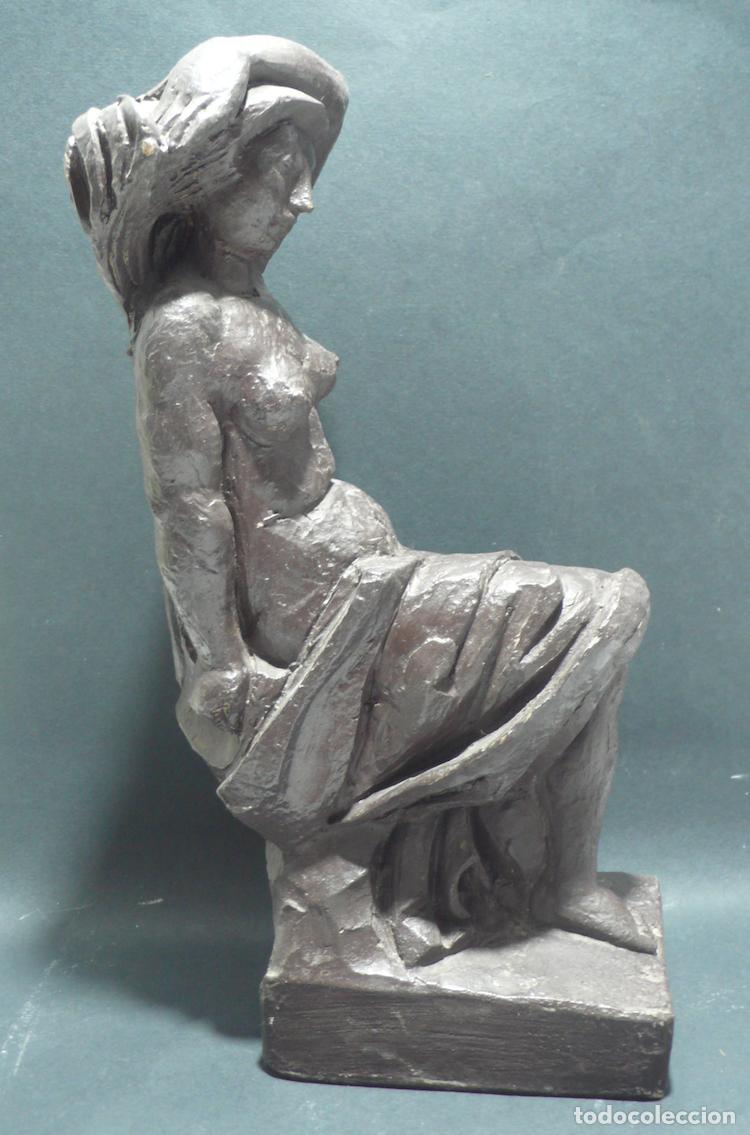 Arte: ESCULTURA DE MUJER SENTADA - Foto 1
