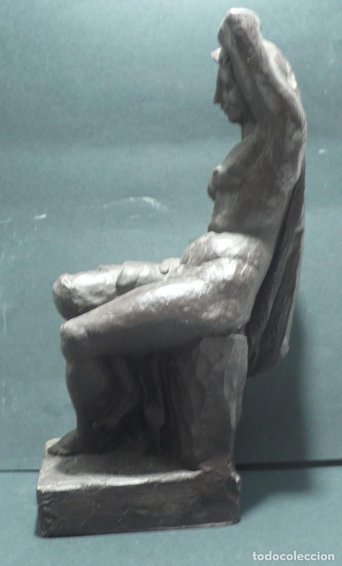 Arte: ESCULTURA DE MUJER SENTADA - Foto 2