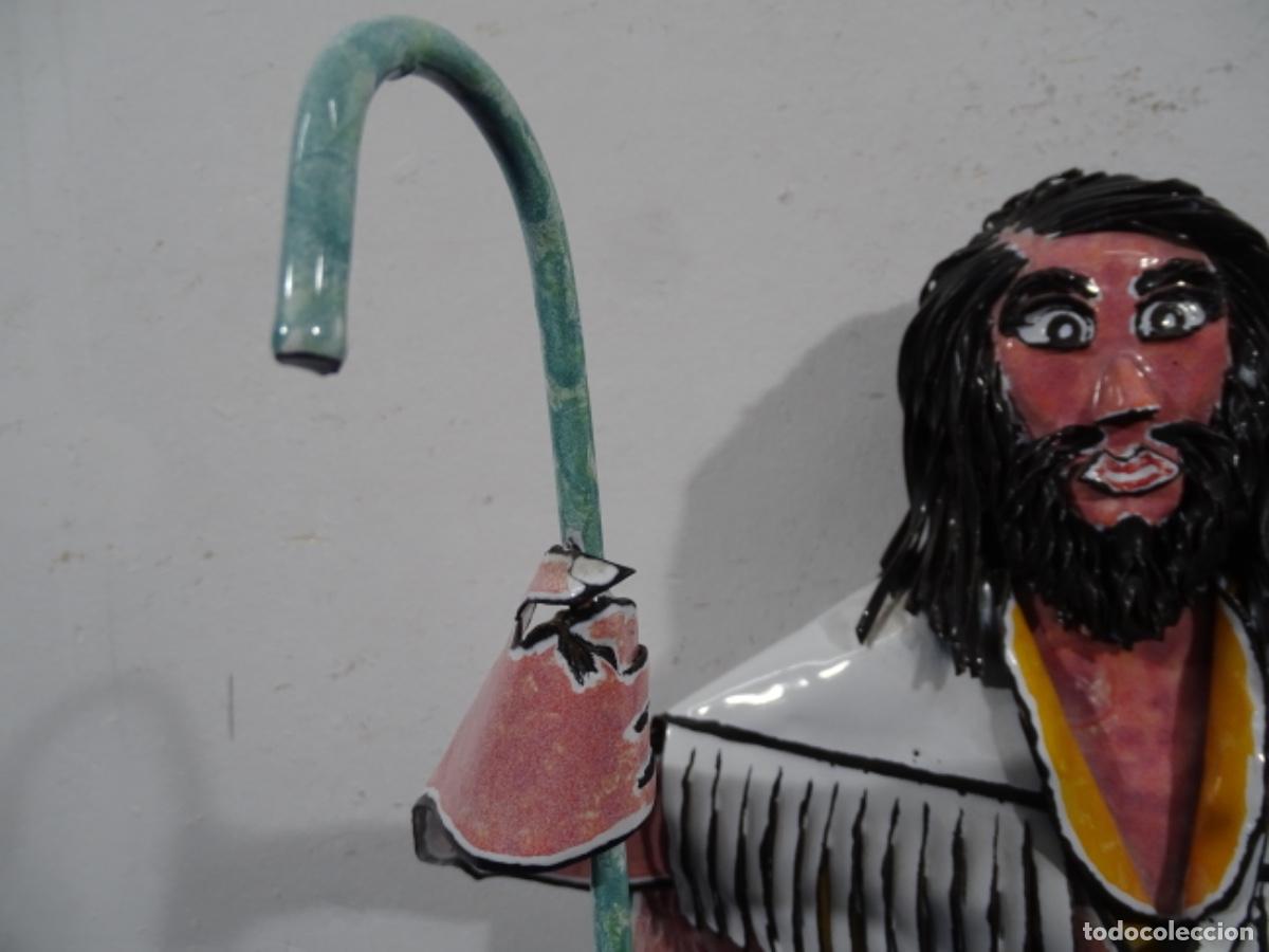 Arte: GRAN ESCULTURA EN ESMALTE DE PASTOR CON CESTA. AUTOR AN&Oacute;NIMO. - Foto 4