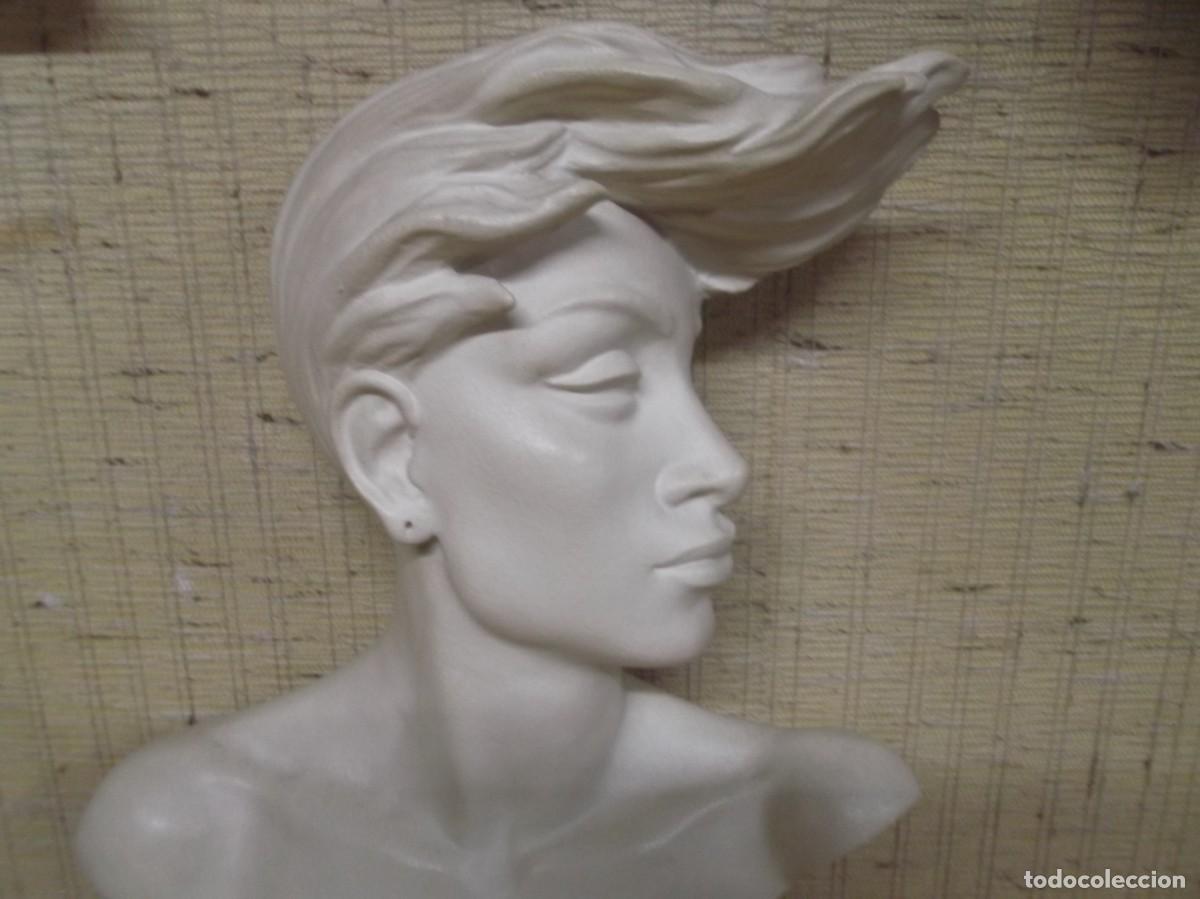 Arte: Figura de busto de mujer - Foto 3