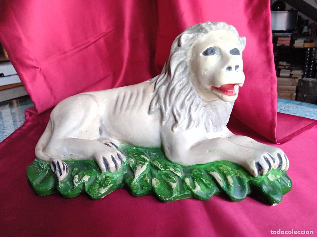 Arte: Le&oacute;n de yeso d&eacute;cada de los 50/60 - Foto 1