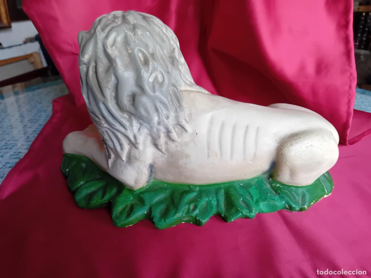 Arte: Le&oacute;n de yeso d&eacute;cada de los 50/60 - Foto 2