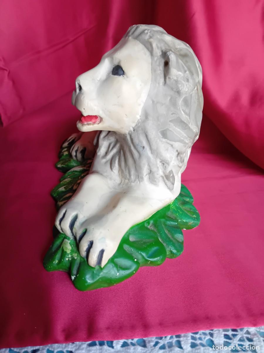 Arte: Le&oacute;n de yeso d&eacute;cada de los 50/60 - Foto 3