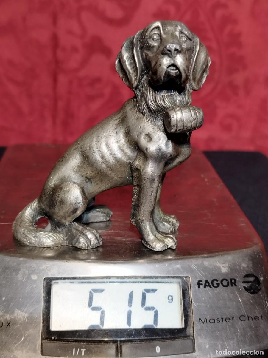 Arte: FIGURA DE PERRO RAZA POINTER PORTANDO UN BARRIL EN SU CUELLO - Foto 1