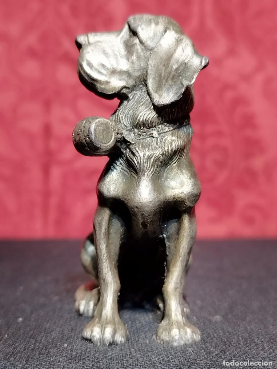 Arte: FIGURA DE PERRO RAZA POINTER PORTANDO UN BARRIL EN SU CUELLO - Foto 4