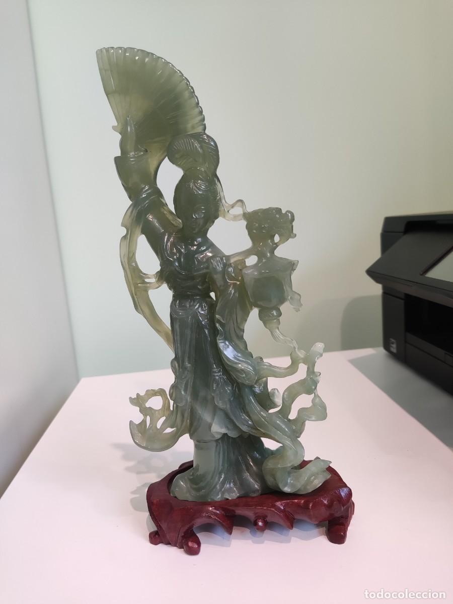 Arte: Bailarina (Talla Oriental en jade verde) - Foto 1