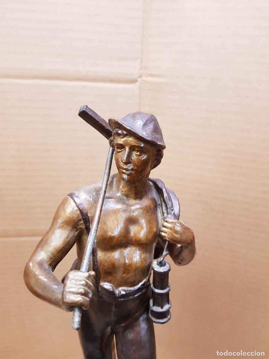 Arte: ESTATUA DE UN MINERO-CON RELOJ - Foto 3