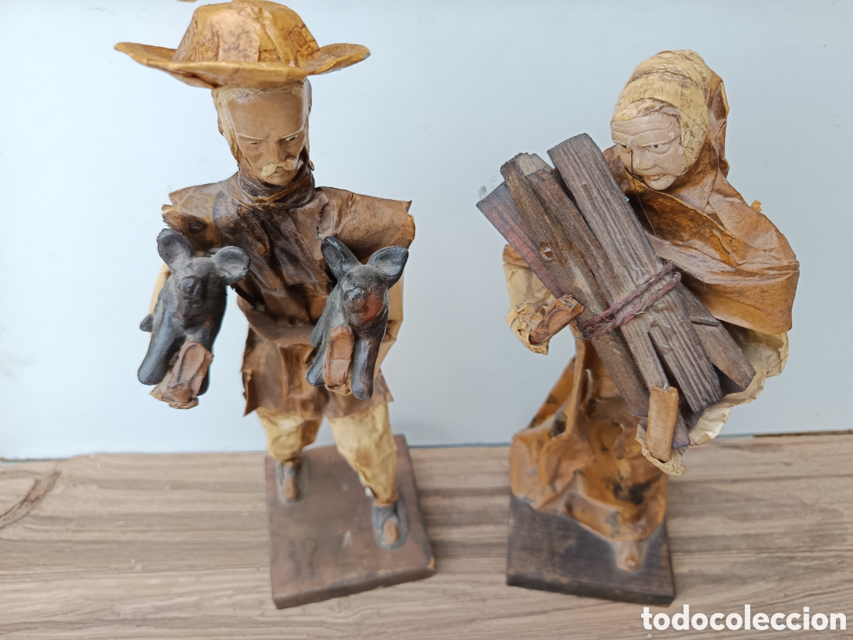 Arte: Escultura en papel mach&eacute; M&eacute;xico, hombre y mujer Mexicanos