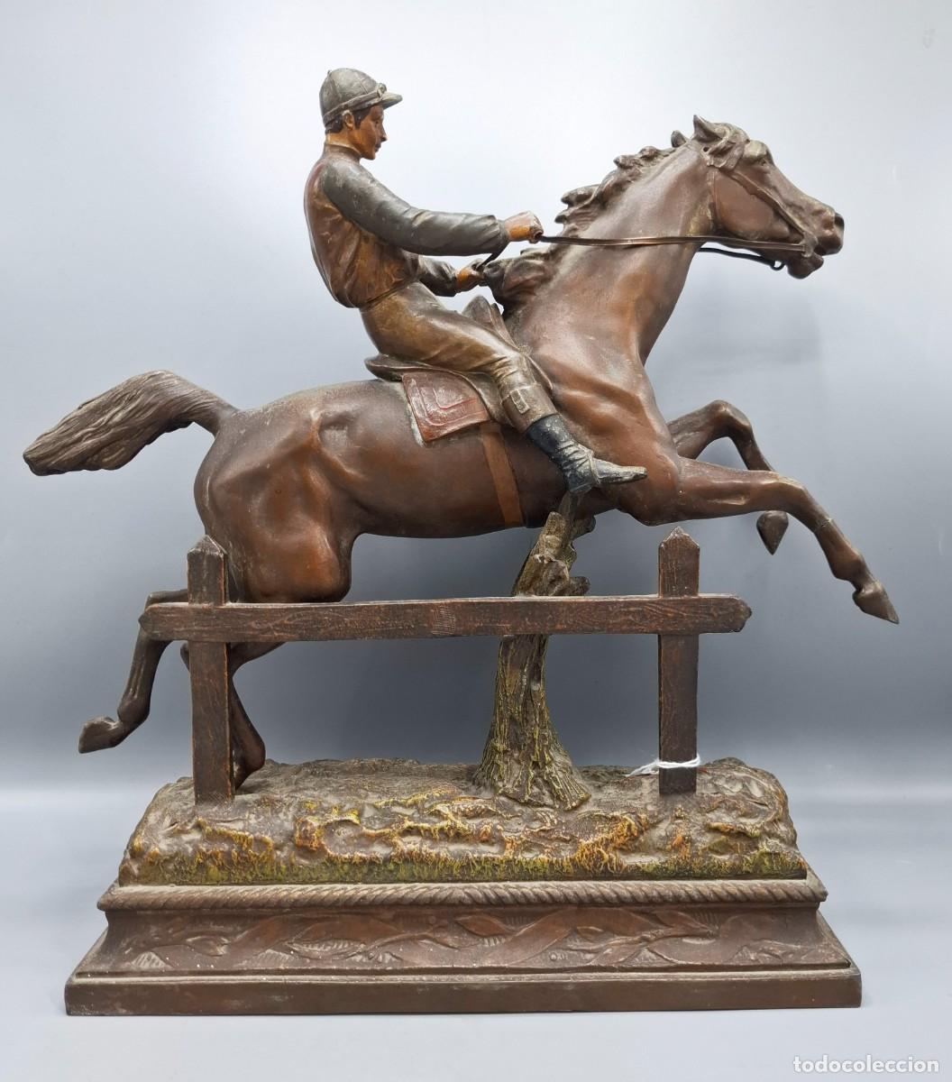 Arte: + ESCULTURA REPRESENTANDO A UN JINETE A CABALLO - Foto 1