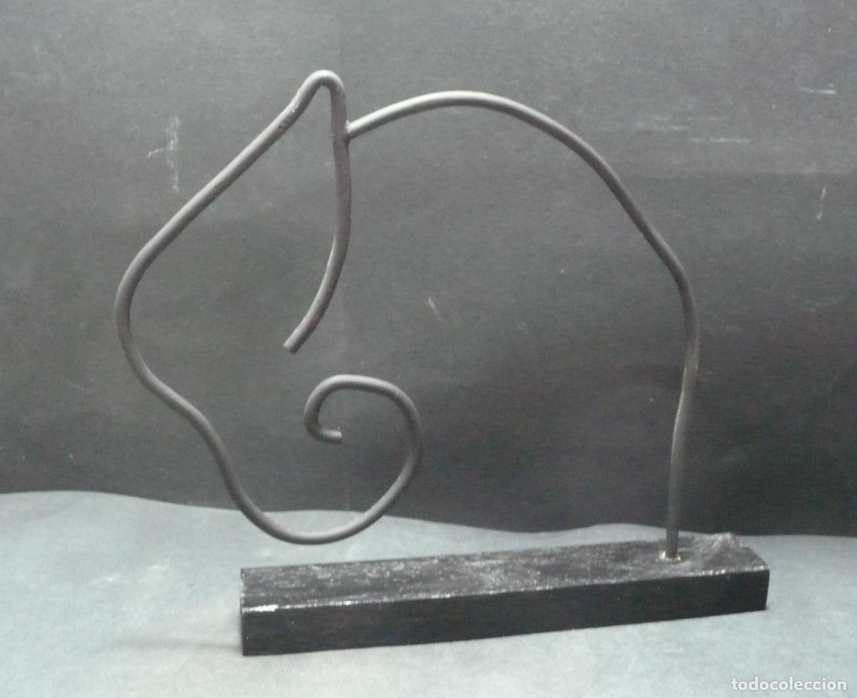 Arte: ESCULTURA HECHA DE ALAMBRE - Foto 1