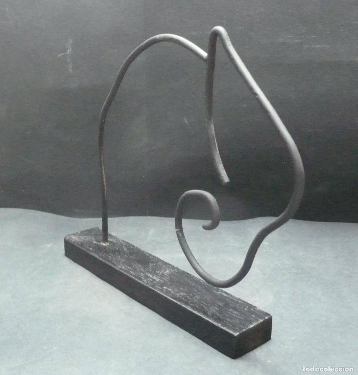 Arte: ESCULTURA HECHA DE ALAMBRE - Foto 3