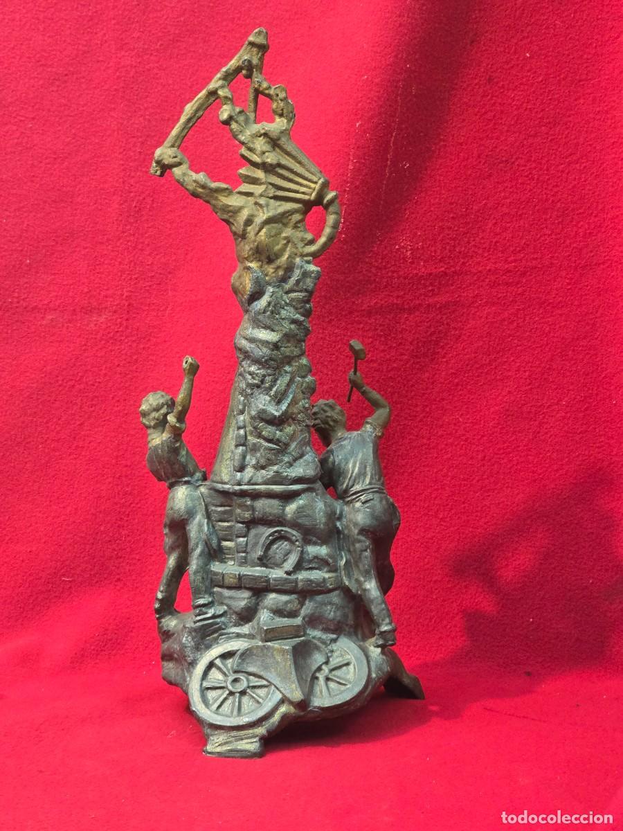 Arte: ANTIGUA ESCULTURA PARA TERMOMETRO. - Foto 4
