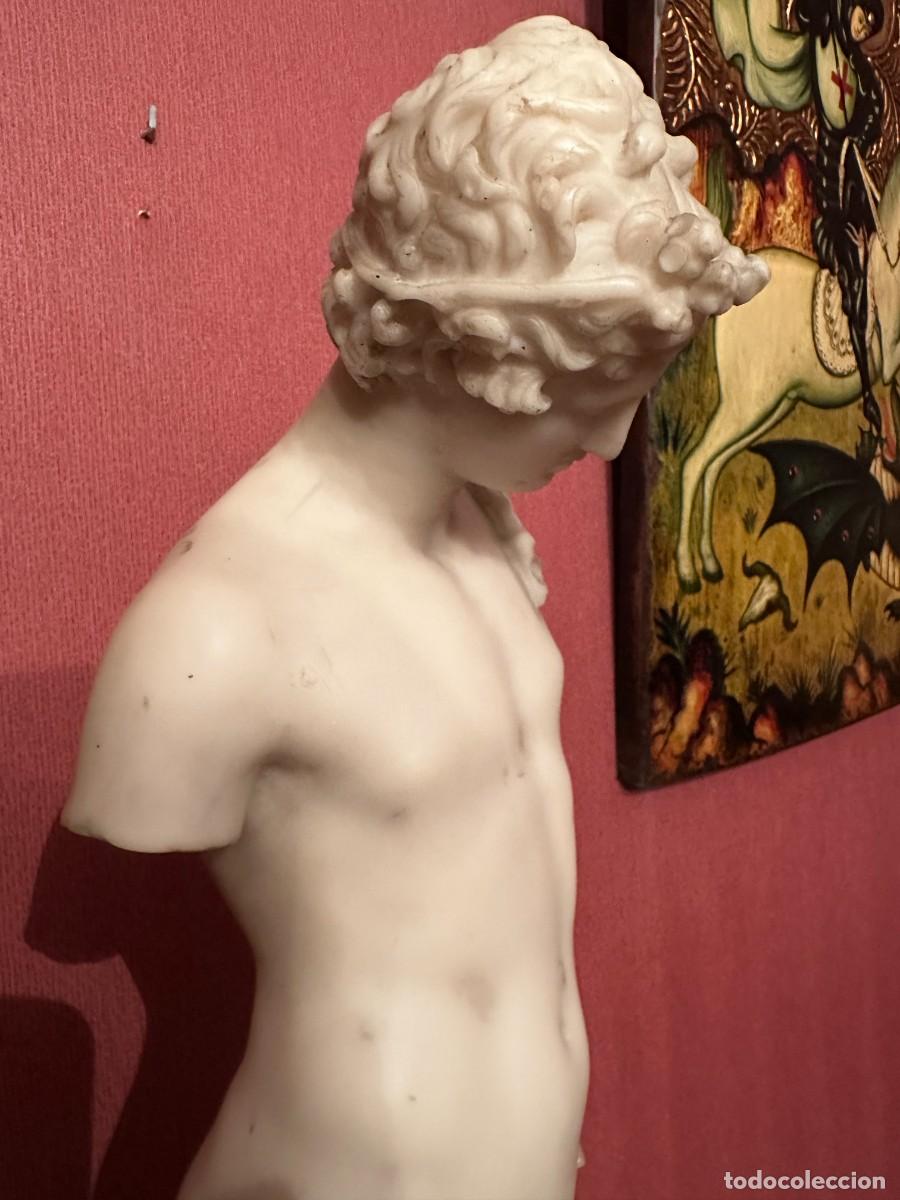 Arte: Antigua figura de Adonis con peana de madera - Foto 3