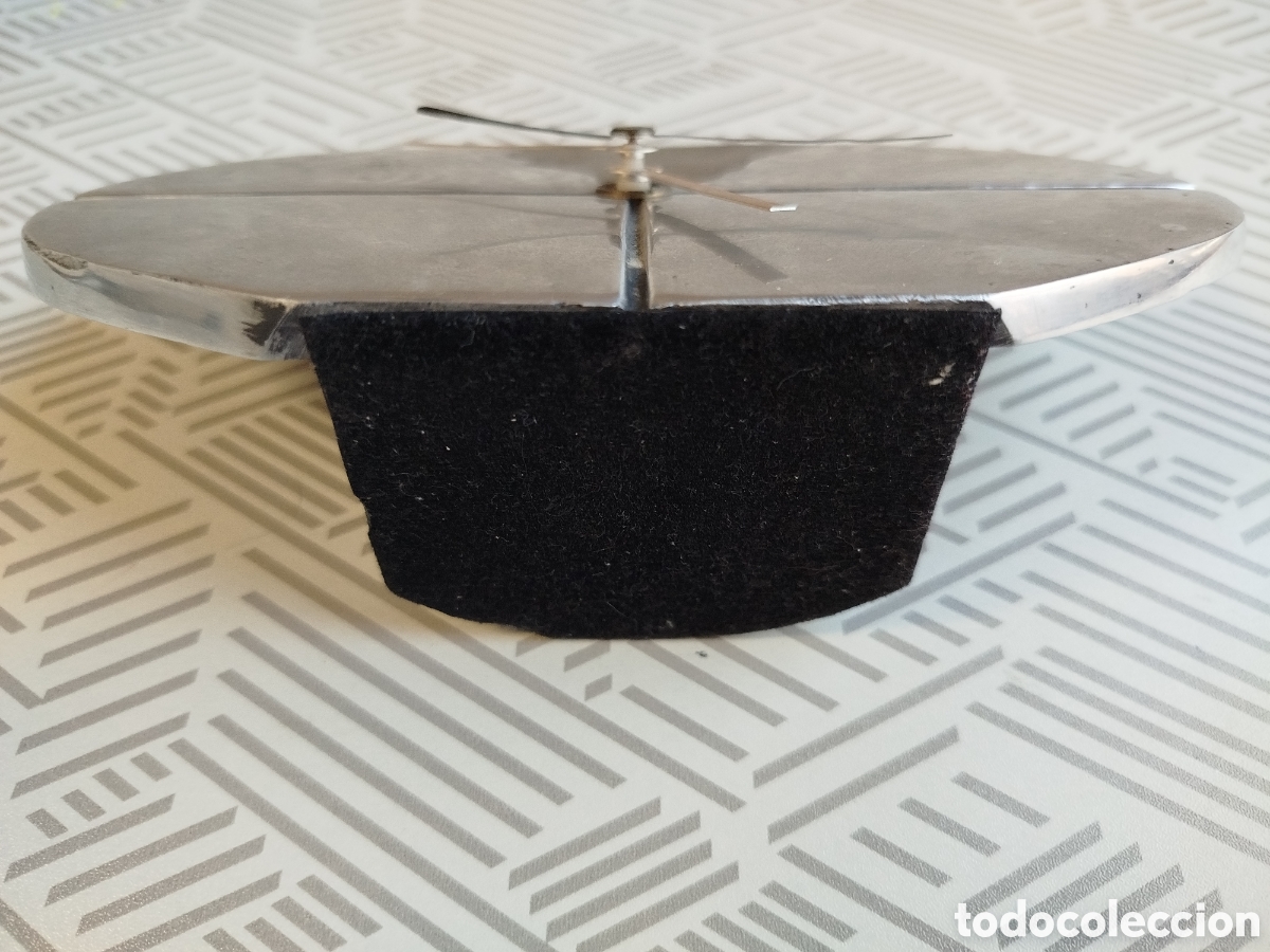 Arte: Reloj de aluminio y bronce, dise&ntilde;o de David Marshall. - Foto 3